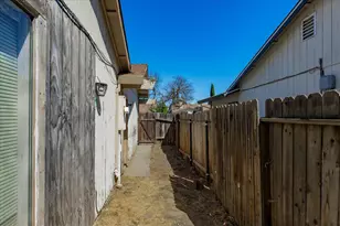 7624 Valley Wood Dr, Sacramento, CA 95828 - Photo 30