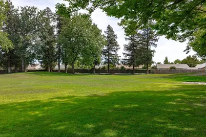 7624 Valley Wood Drive, Sacramento, CA 95828 - Photo 46
