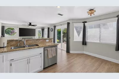 9218 Bromfield Court, Elk Grove, CA 95624 - Photo 36