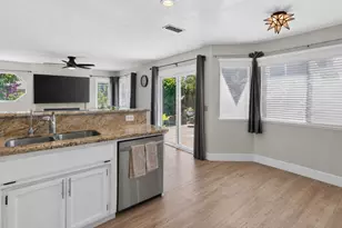 9218 Bromfield Ct, Elk Grove, CA 95624 - Photo 36