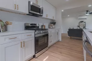 127 W 7th St, Stockton, CA 95206 - Photo 4