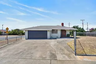 7335 Lindale Dr, Sacramento, CA 95828 - Photo 4