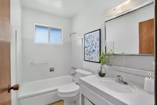 7335 Lindale Dr, Sacramento, CA 95828 - Photo 18