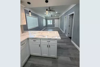 2427 E Tyler, Fresno, CA 93701 - Photo 10