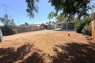 2427 E Tyler, Fresno, CA 93701 - Photo 24