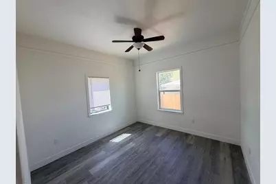 2427 E Tyler, Fresno, CA 93701 - Photo 6