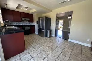 9051 Bramble Trail Way, Sacramento, CA 95826 - Photo 6