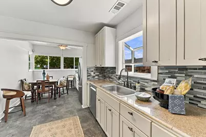 3035 Marshall Way, Sacramento, CA 95817 - Photo 14