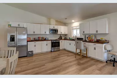561 Rushing Road, Waterford, CA 95386 - Photo 12