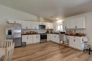 561 Rushing Rd, Waterford, CA 95386 - Photo 12