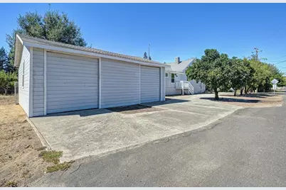2882 E Center Street, Acampo, CA 95220 - Photo 38