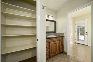 8725 Jonnie Way, Fair Oaks, CA 95628 - Photo 18