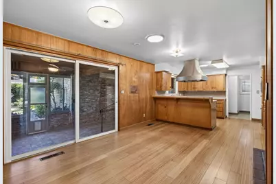 6573 S Land Park Drive, Sacramento, CA 95831 - Photo 16
