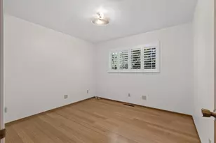6573 S Land Park Dr, Sacramento, CA 95831 - Photo 18