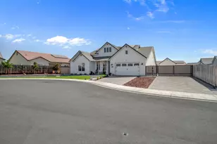 2656 Sinatra Pl, Manteca, CA 95337 - Photo 2