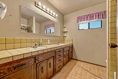 587 W Donna Drive, Merced, CA 95348 - Photo 32