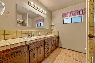 587 W Donna Dr, Merced, CA 95348 - Photo 32