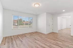 6905 Woodside Dr, Sacramento, CA 95842 - Photo 4