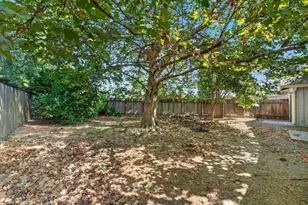 7452 Windbridge Dr, Sacramento, CA 95831 - Photo 26