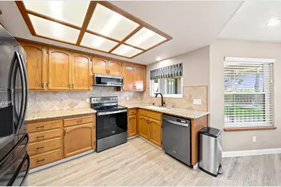 19132 Fairway Court, Turlock, CA 95380 - Photo 12