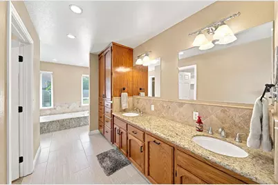19132 Fairway Court, Turlock, CA 95380 - Photo 38