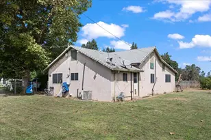 3203 E Collier Rd, Acampo, CA 95220 - Photo 10