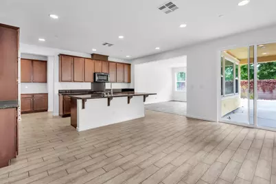 9749 Philta Way, Elk Grove, CA 95757 - Photo 6