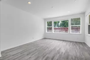 9749 Philta Way, Elk Grove, CA 95757 - Photo 10