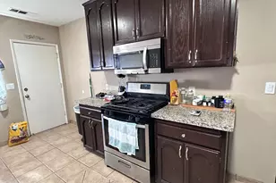 437 Oak St, Modesto, CA 95351 - Photo 4