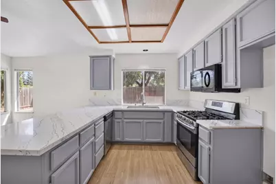 6427 Canyon Creek Way, Elk Grove, CA 95758 - Photo 14