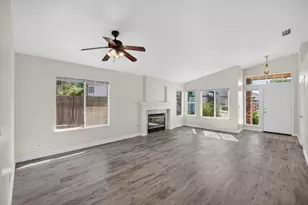 6427 Canyon Creek Way, Elk Grove, CA 95758 - Photo 10
