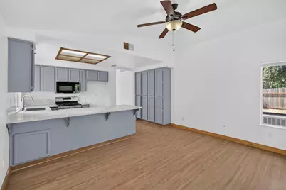 6427 Canyon Creek Way, Elk Grove, CA 95758 - Photo 16