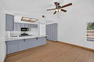 6427 Canyon Creek Way, Elk Grove, CA 95758 - Photo 16