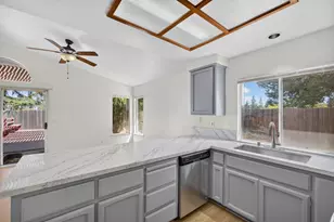 6427 Canyon Creek Way, Elk Grove, CA 95758 - Photo 12