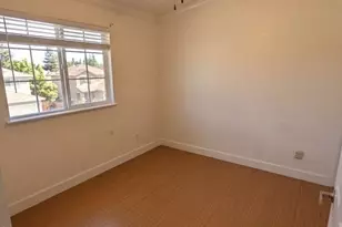 8075 Calle Royale Way, Sacramento, CA 95823 - Photo 8