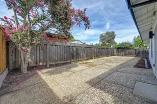 8837 Garden Glen Way, Sacramento, CA 95826 - Photo 30