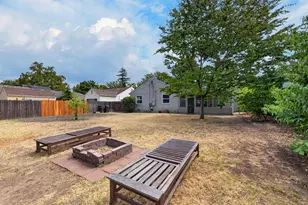 1110 55th St, Sacramento, CA 95819 - Photo 28