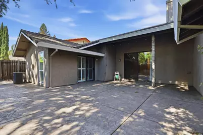 7115 Riverside Boulevard, Sacramento, CA 95831 - Photo 34