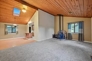 11261 Edward Dr, Grass Valley, CA 95949 - Photo 2