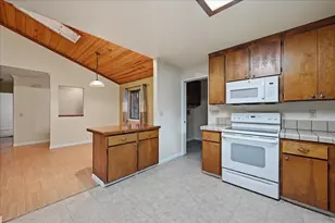 11261 Edward Dr, Grass Valley, CA 95949 - Photo 10