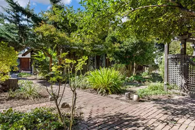 601 Shangri Lane, Sacramento, CA 95825 - Photo 8