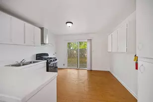 1710 Kenwood St, Sacramento, CA 95815 - Photo 62