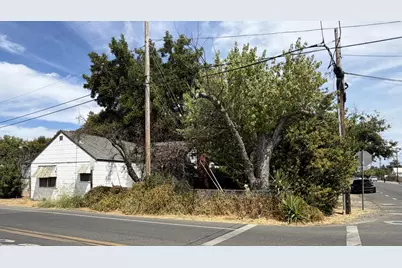 1113 Grand Ave, Olivehurst, CA 95961 - Photo 2