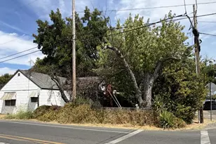 1113 Grand Ave, Olivehurst, CA 95961 - Photo 2