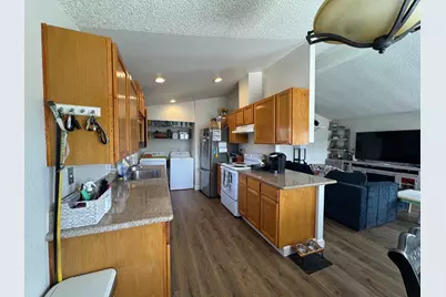 8252 Cottonfield Way, Sacramento, CA 95828 - Photo 4