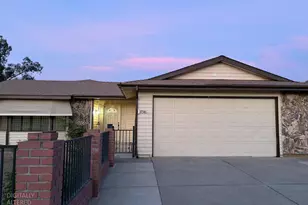 8541 Sunrise Woods Way, Sacramento, CA 95828 - Photo 2