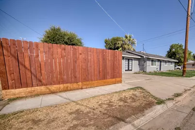 7281 N College Avenue, Pinedale, CA 93650 - Photo 28