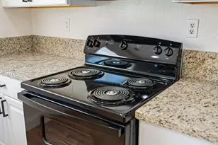 421 Laurel Ave, Modesto, CA 95351 - Photo 8