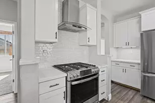 8427 Serio Way, Elk Grove, CA 95758 - Photo 18