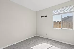 8427 Serio Way, Elk Grove, CA 95758 - Photo 36